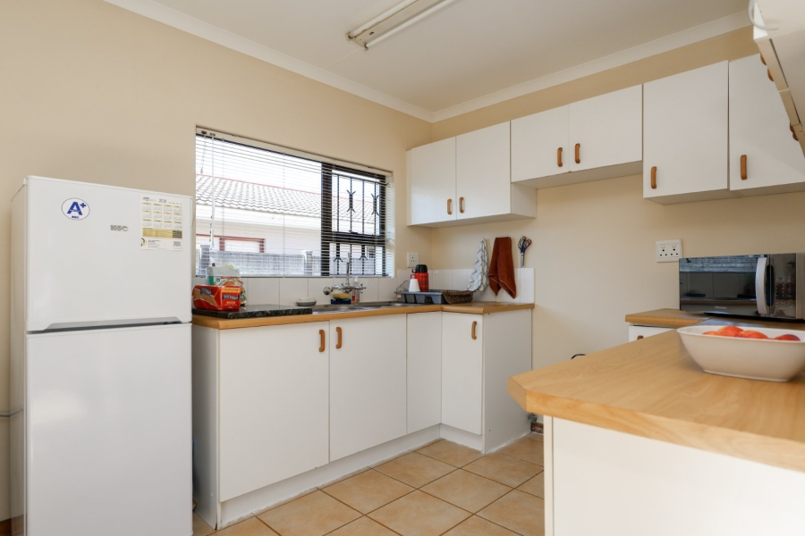 4 Bedroom Property for Sale in Heather Park Western Cape